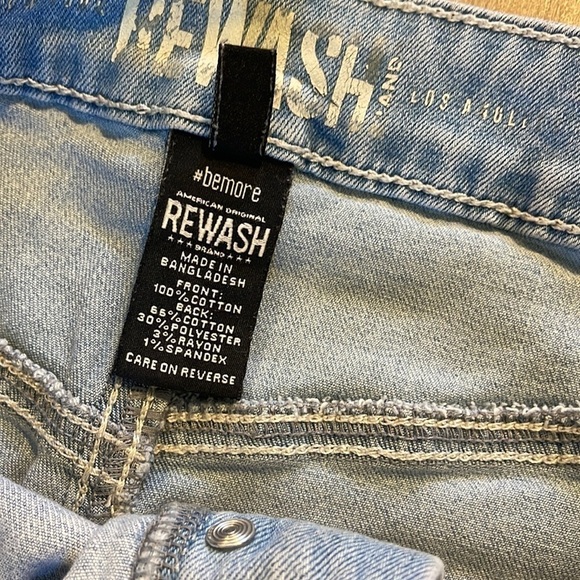 REWASH DISTRESSED HIGH RISE DENIM SHORTS (SIZE 9) - Picture 4 of 6